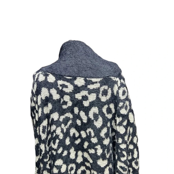 Anthropologie Akemi + Kin Louise Sweater Cardigan Leopard Print Black One Size - Picture 10 of 12